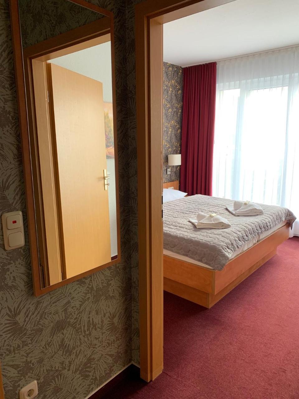 Hotel Ambassador-ルートヴィッヒスフェルデ エクステリア 写真